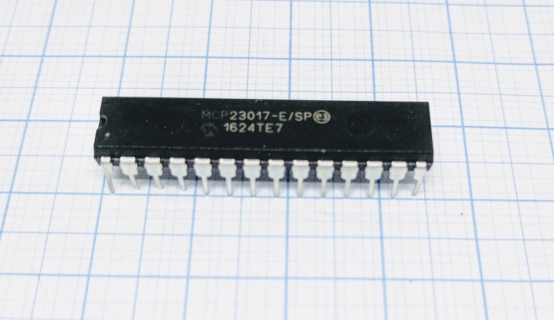 File:MCP23017DIP28.jpg